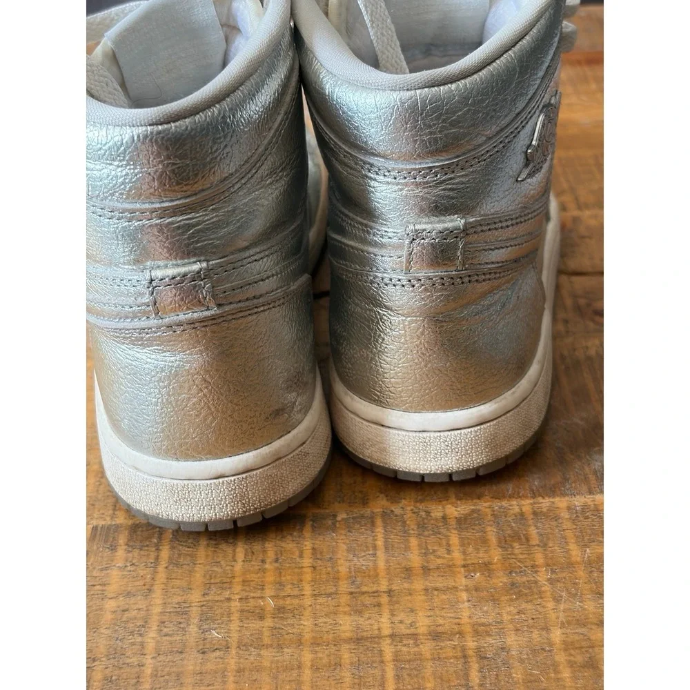 Air Jordan 1 Retro OG‎ High Chrome Women's FN7249-001 Size 7 Silver